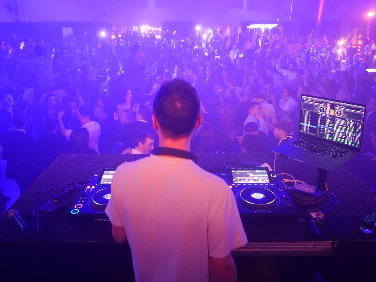 Dj